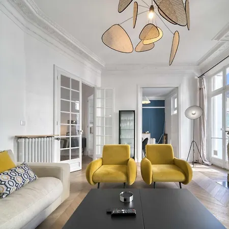 Ref 1412 - Charming Two Bedroom In Rue D'antibes * Cannes