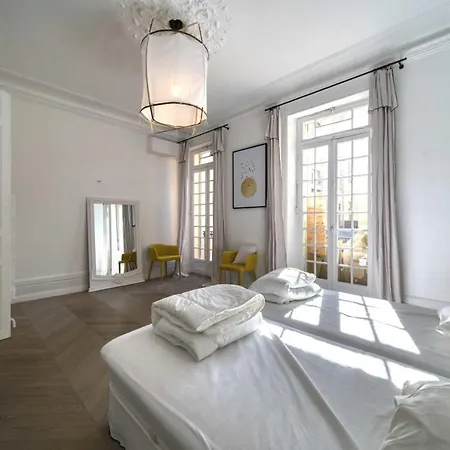 Ref 1412 - Charming Two Bedroom In Rue D'antibes * Cannes